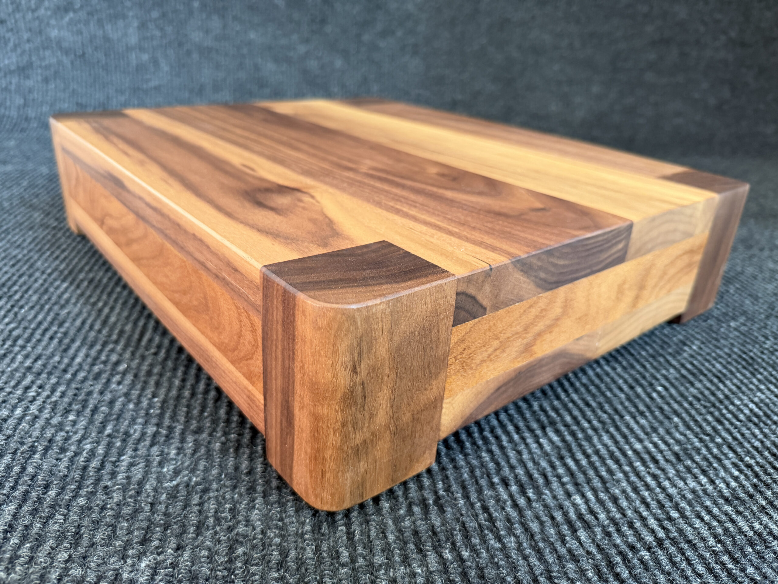 DENALI BURGER 3.5” Isolation Audio Stand Walnut - Image 4