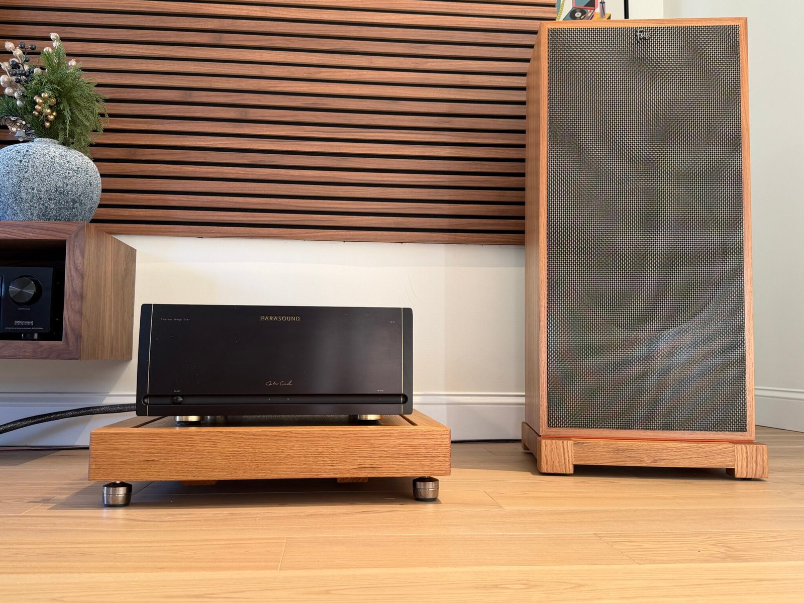 Denali Audio Stand